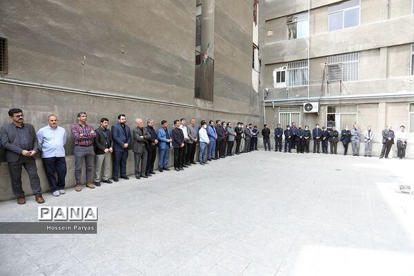 تشییع پیکر شهید گمنام در ساختمان علاقه‌مندان وزارت آموزش و پرورش