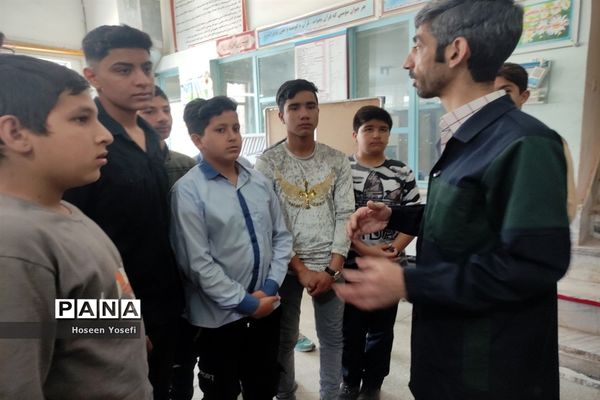 بازدید دانش‌آموزان دبیرستان شهید باقری از هنرستان شهید مدرس، کاشمر