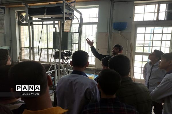 بازدید دانش‌آموزان دبیرستان شهید باقری از هنرستان شهید مدرس، کاشمر