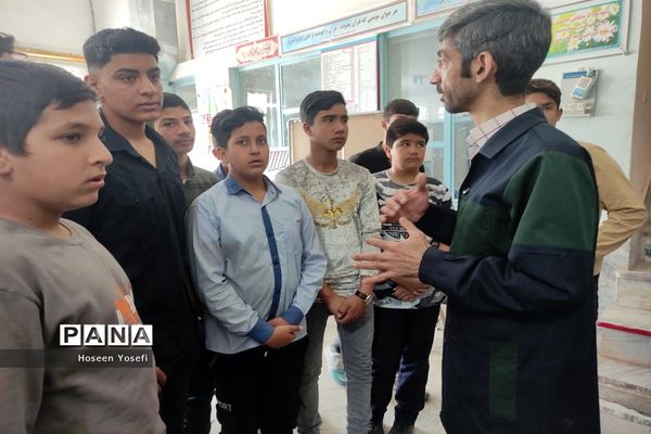 بازدید دانش‌آموزان دبیرستان شهید باقری از هنرستان شهید مدرس، کاشمر