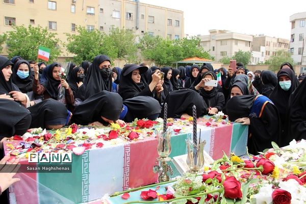 مراسم تشییع پیکر مطهرشهدای گمنام در واحدهای آموزشی اسلامشهر