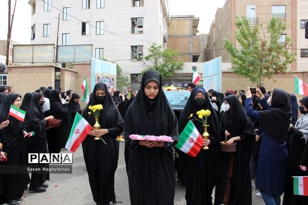 مراسم تشییع پیکر مطهرشهدای گمنام در واحدهای آموزشی اسلامشهر