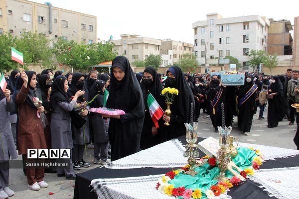 مراسم تشییع پیکر مطهرشهدای گمنام در واحدهای آموزشی اسلامشهر
