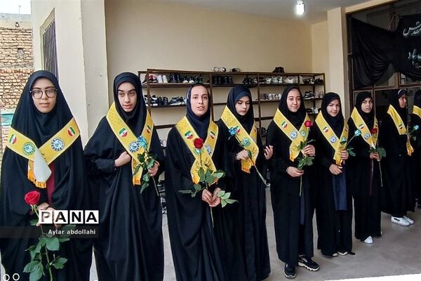 مراسم تشییع  پیکر شهید گمنام در دبیرستان الزهرا قرچک