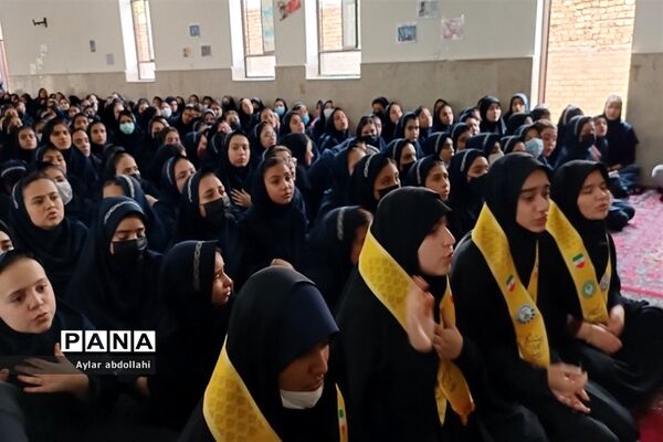 مراسم تشییع  پیکر شهید گمنام در دبیرستان الزهرا قرچک
