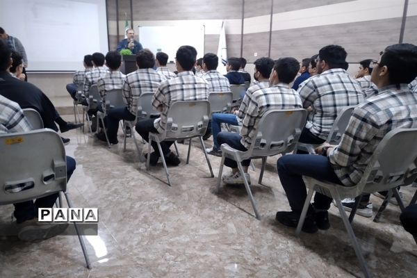 آغاز تعامل مدارس منطقه ۱۵ جهت برگزاری آزمون‌های مدارس نمونه دولتی