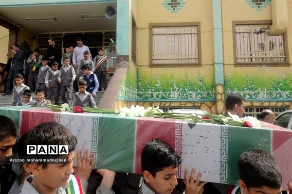 استقبال دهه هشتادی و نودی‌ها از شهید گمنام در قرچک
