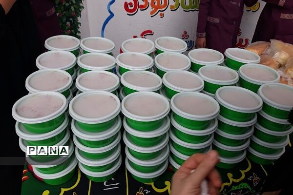 پخش غذای نذری در ماه مبارک رمضان در مدارس رودهن