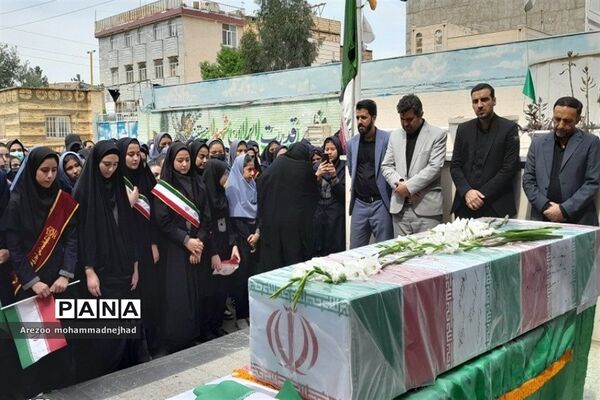 تشیع پیکر شهید گمنام در مدرسه شهدای هسته‌ای قرچک