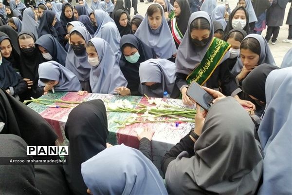 تشیع پیکر شهید گمنام در مدرسه شهدای هسته‌ای قرچک