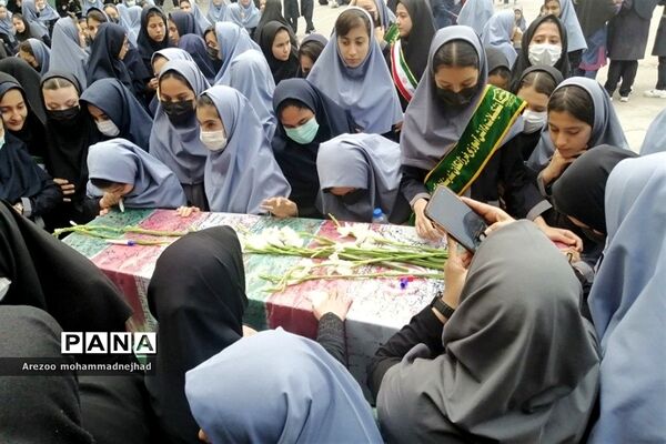 تشیع پیکر شهید گمنام در مدرسه شهدای هسته‌ای قرچک