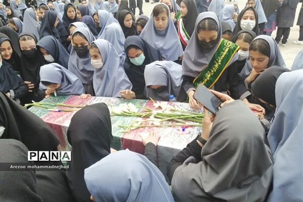 تشیع پیکر شهید گمنام در مدرسه شهدای هسته‌ای قرچک