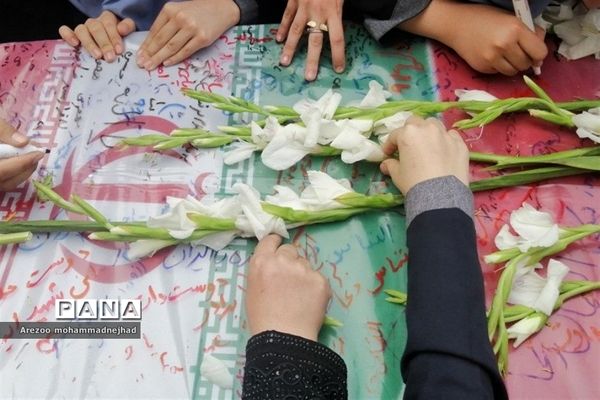 تشیع پیکر شهید گمنام در مدرسه شهدای هسته‌ای قرچک