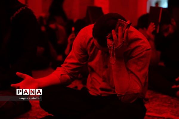 مراسم احیای شب بیست و یکم در گلزار شهدای زاهدان