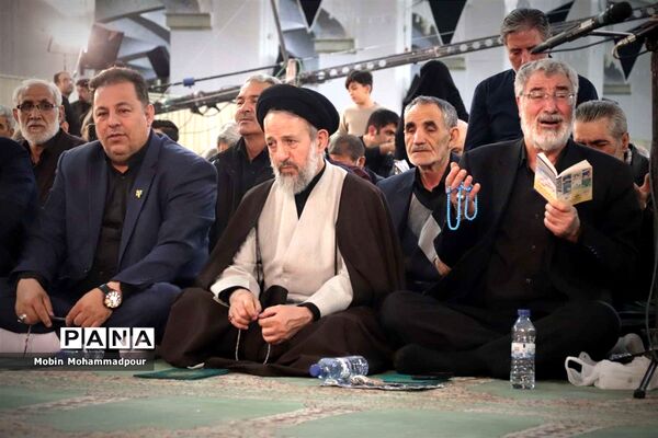 احیای شب بیست و یکم ماه رمضان در مصلی تبریز