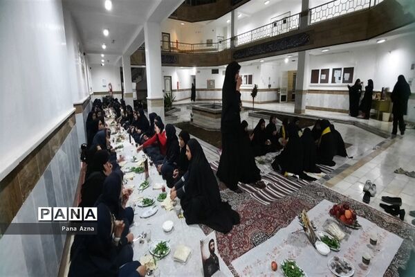 محفل انس با قرآن و افطاری ساده  دختران دبیرستان شاهد ازنا