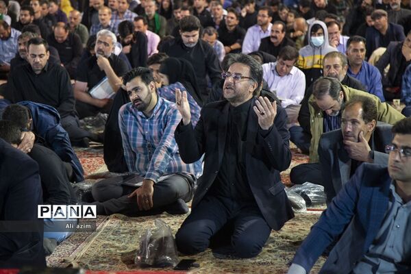 مراسم احیای شب بیست و یکم ماه رمضان مردم دارالعباده در امامزاده سید جعفر یزد