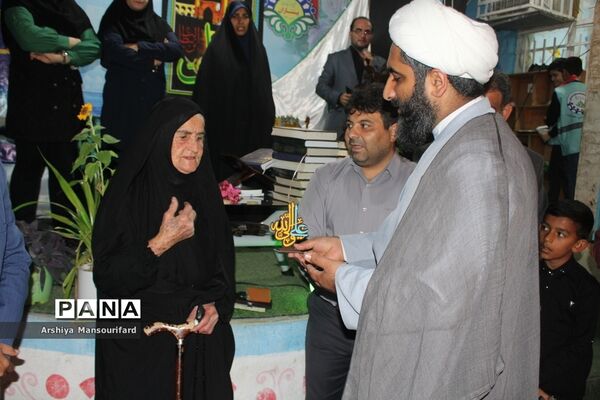 مراسم انس با قرآن  مدرسه پیشتازان بوشهر در شب بیست و یکم ماه رمضان