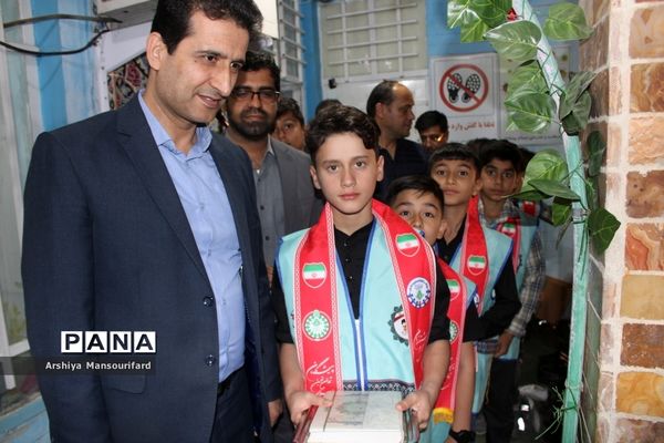 مراسم انس با قرآن  مدرسه پیشتازان بوشهر در شب بیست و یکم ماه رمضان