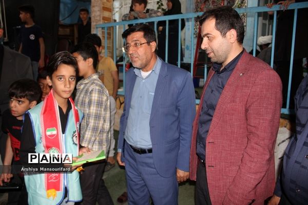 مراسم انس با قرآن  مدرسه پیشتازان بوشهر در شب بیست و یکم ماه رمضان