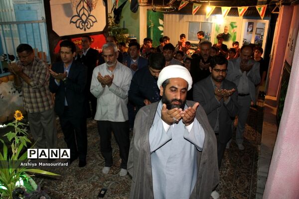مراسم انس با قرآن  مدرسه پیشتازان بوشهر در شب بیست و یکم ماه رمضان