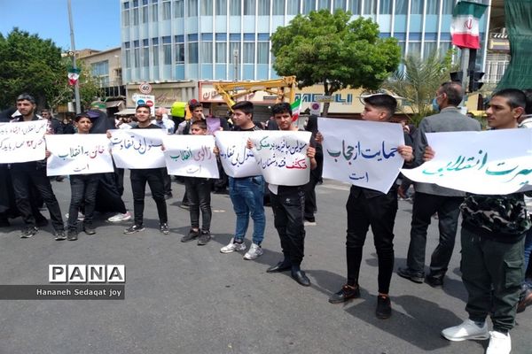 حضور پررنگ دانش‌آموزان و فرهنگیان شیراز در راهپیمایی روز قدس