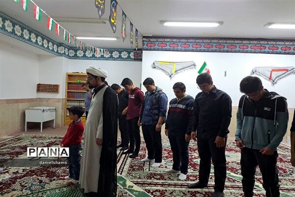 ضیافت افطاری در دبیرستان صدرا شهرستان ابرکوه