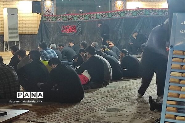 حال‌و‌هوای شب‌های قدر در مسجد دانشگاه فنی شهید باهنر شیراز