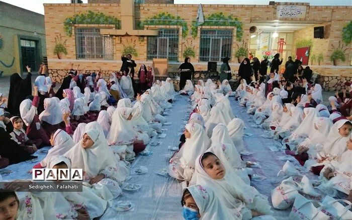 جشن روزه اولی‌های دانش‌آموزان دختر شهر سرابله/ فیلم