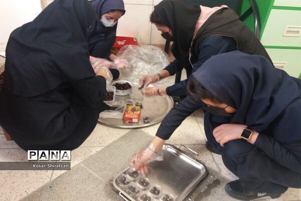 گرامیداشت لیالی قدر در دبیرستان حضرت زینب کاشمر