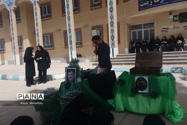 گرامیداشت لیالی قدر در دبیرستان حضرت زینب کاشمر