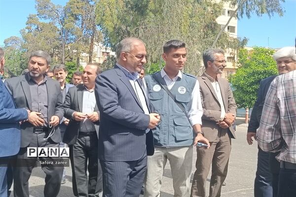 حضور باشکوه مردم و مسئولان سازمان دانش‌آموزی استان فارس در راهپیمایی روز قدس