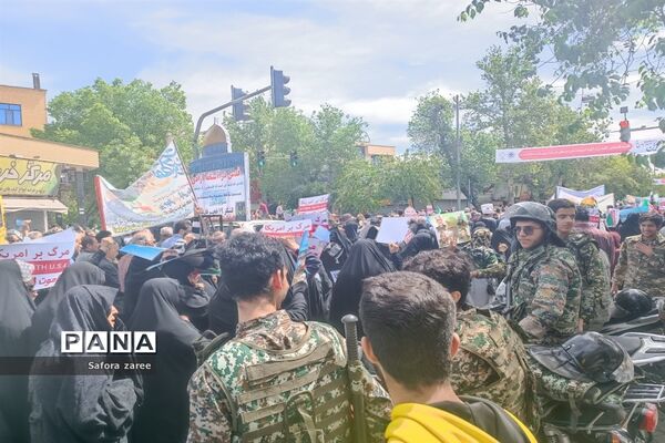 حضور باشکوه مردم و مسئولان سازمان دانش‌آموزی استان فارس در راهپیمایی روز قدس