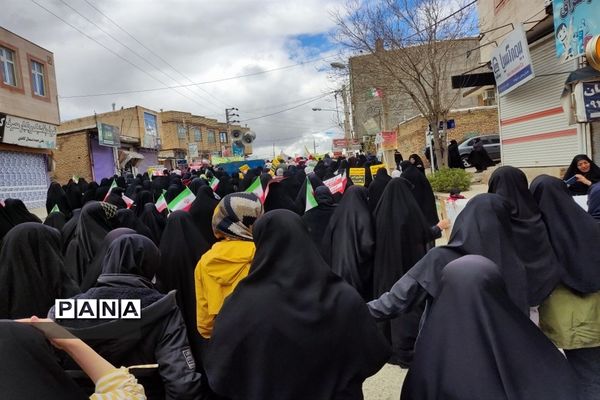 حضور دانش‌آموزان ایجرودی در راهپیمایی روز قدس