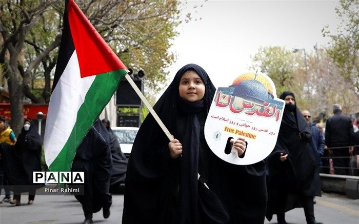 دفاع از انقلاب و آرمان‌های اسلام،  بهترین اقدام برای ایستادگی در مقابل مستکبران است