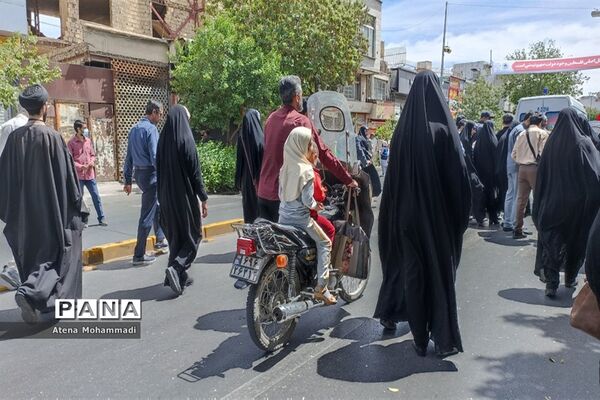 حضور حماسی دانش‌آموزان و فرهنگیان در راهپیمایی روز قدس 1402