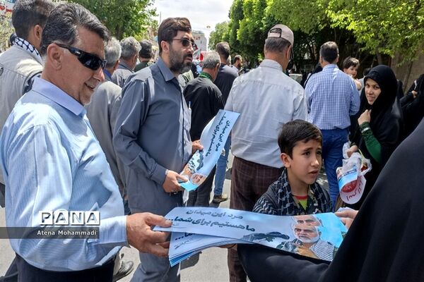 حضور حماسی دانش‌آموزان و فرهنگیان در راهپیمایی روز قدس 1402
