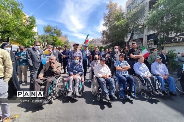 حضور حماسی دانش‌آموزان و فرهنگیان در راهپیمایی روز قدس 1402