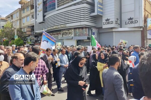 حضور حماسی دانش‌آموزان و فرهنگیان در راهپیمایی روز قدس 1402