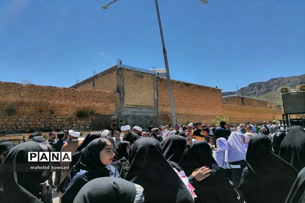 حضور دانش‌آموزان کامفیروزی در راهپیمایی روز قدس