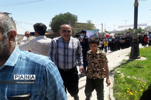 حضوردانش‌آموزان و فرهنگیان رامهرمز در راهپیمایی روز قدس