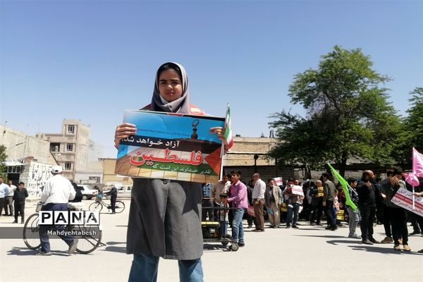 حضوردانش‌آموزان و فرهنگیان رامهرمز در راهپیمایی روز قدس