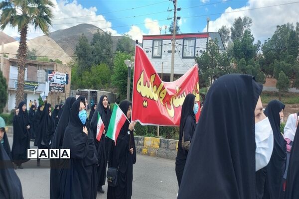 حضور دانش‌آموزان و فرهنگیان شهرستان طارم در راهپیمایی روز قدس