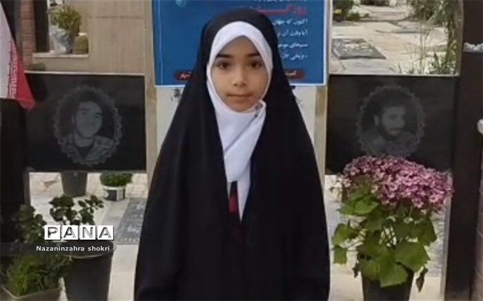 همخوانی سرود روزه اولی توسط دانش‌آموزمدرسه نرجس قرچک