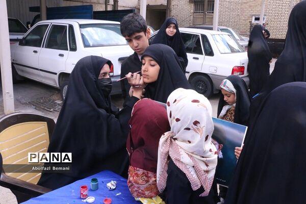برپایی ایستگاه نقاشی ویژه کودکان قمی در حاشیه راهپیمایی روز قدس