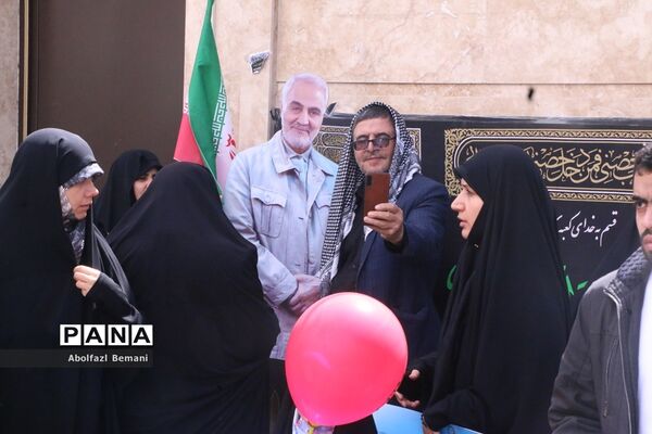 برپایی ایستگاه نقاشی ویژه کودکان قمی در حاشیه راهپیمایی روز قدس