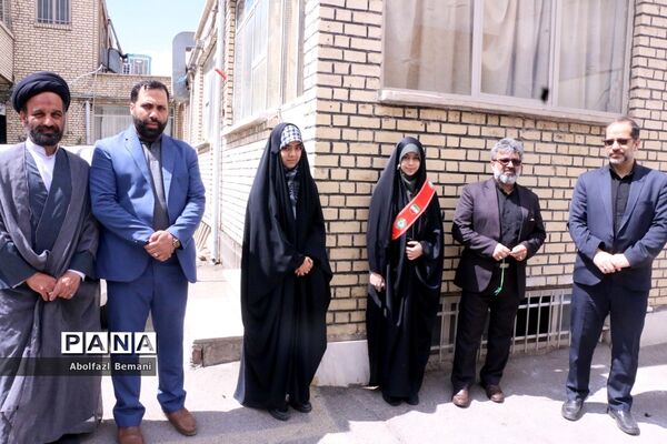 برپایی ایستگاه نقاشی ویژه کودکان قمی در حاشیه راهپیمایی روز قدس