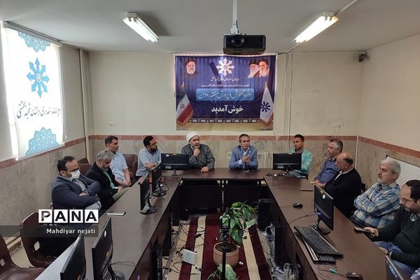 برگزاری جلسه  هیات اندیشه‌ورز بسیج فرهنگیان در مدرسه شهید بهشتی رودهن