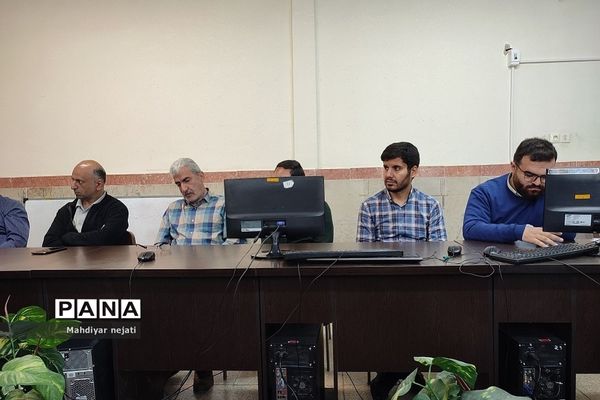 برگزاری جلسه  هیات اندیشه‌ورز بسیج فرهنگیان در مدرسه شهید بهشتی رودهن