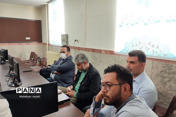 برگزاری جلسه  هیات اندیشه‌ورز بسیج فرهنگیان در مدرسه شهید بهشتی رودهن